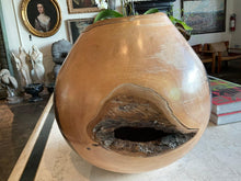 Load image into Gallery viewer, Large 20th Century Orb For Turned Vessel
